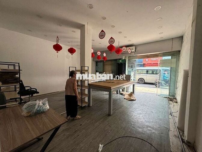 Chính chủ cho thuê mặt tiền quận 3 ngang 7m giá chỉ 35 triệu
