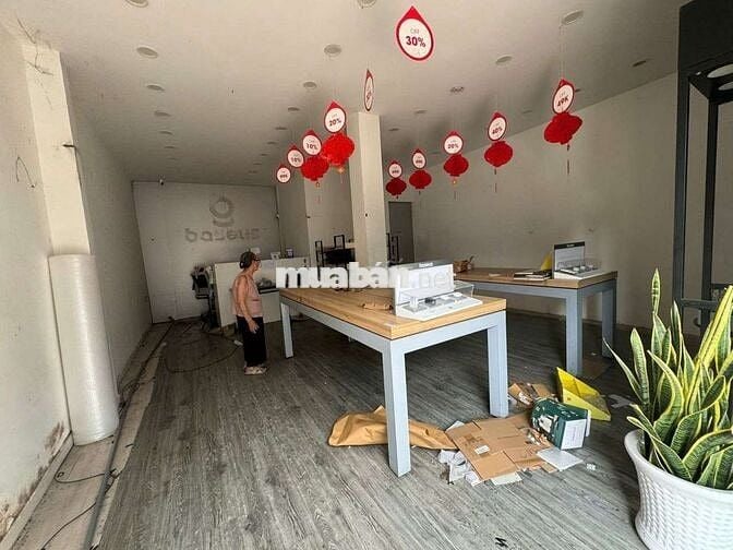 Chính chủ cho thuê mặt tiền quận 3 ngang 7m giá chỉ 35 triệu