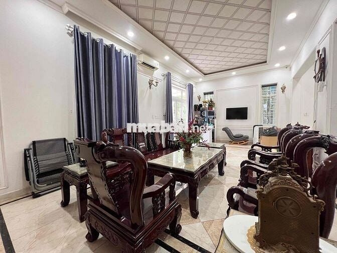 Cho Thuê Biệt Thự Sân Vườn Mặt Tiền Nguyễn Đức Thuận Hiệp Thành