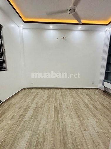 Nhà 4 tầng độc lập, đường 8m ô tô qua lại gần Metro, bến xe Thượng Lý 