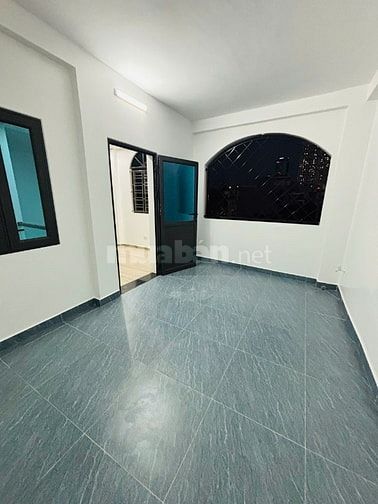 Nhà 4 tầng độc lập, đường 8m ô tô qua lại gần Metro, bến xe Thượng Lý 