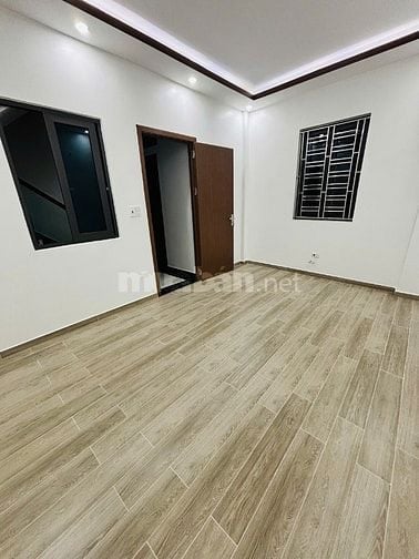 Nhà 4 tầng độc lập, đường 8m ô tô qua lại gần Metro, bến xe Thượng Lý 