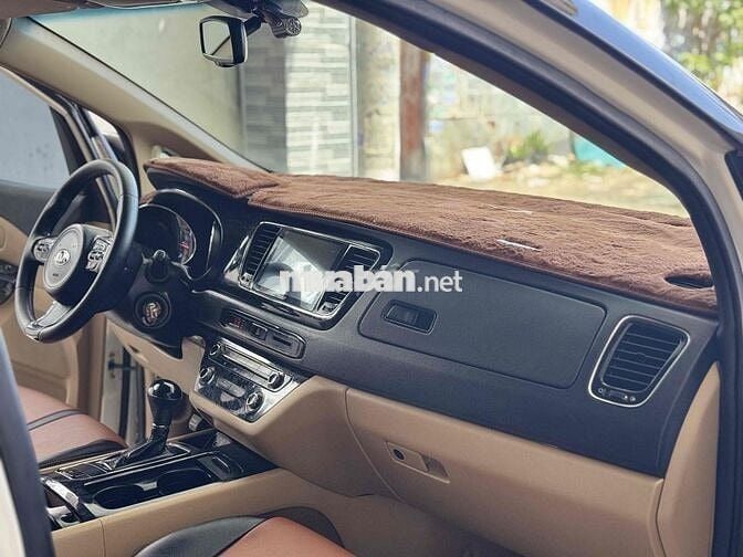 Kia Sedona 2016 2.2L DAT - 160000 km