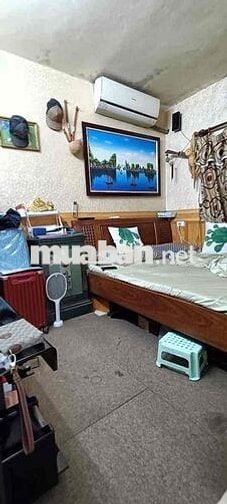 Bán nhà tập thể phố 8/3 ôt đỗ cửa nhà đẹp 2 thoáng ở ngay kinh doanh 8