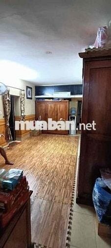 Bán nhà tập thể phố 8/3 ôt đỗ cửa nhà đẹp 2 thoáng ở ngay kinh doanh 8