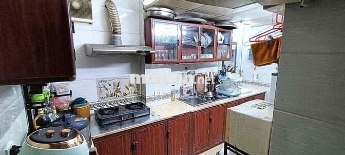 Bán nhà tập thể phố 8/3 ôt đỗ cửa nhà đẹp 2 thoáng ở ngay kinh doanh 8