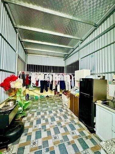 NHÀ DÂN XÂY CHẮC CHẮN , 6 PHÒG NGỦ . HÀNG XÓM TIME CITY . DT45M