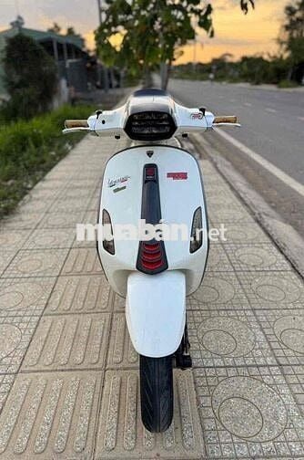 BÁN XE Vespa Sprint 2019 Kiểng bản Carbon