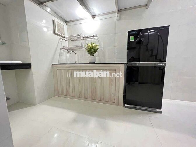 Duplex! Full option - Thang Máy - Hầm Xe - Bảo Vệ - Thành Thái Quận 10