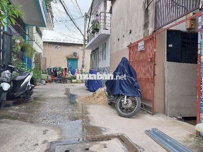 *BÁN NHÀ HƠN 100M2 THỔ CƯ,NỞ HẬU LỚN,HẺM XE HƠI,SÁT NGÃ TƯ TRUNG CHÁNH
