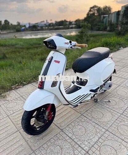 BÁN XE Vespa Sprint 2019 Kiểng bản Carbon