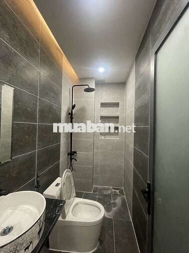 Nhà Siêu Phẩm , Hẻm Xe Hơi ngủ trong nhà , Giá tốt , liên khu 4-5 BT