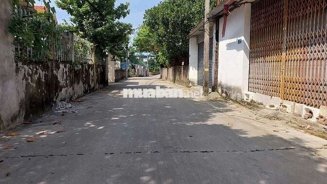 Cạnh cổng KCN Sạch và TT Xã mới Kim Anh đường trục chính 2 xe tránh