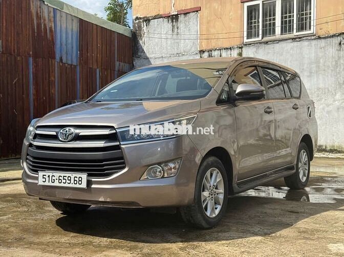 Toyota Innova 2.0G đời xe: 2018 Số tự động 8 chỗ