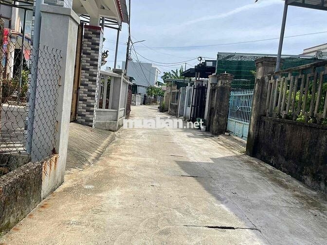 Lô 2 mặt kiệt ô tô thôn Quá Giáng - phường Hoà Xuân