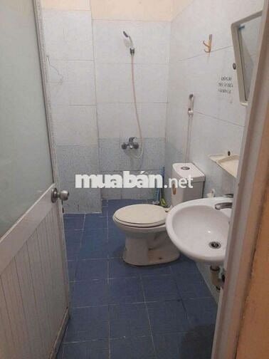 Phòng trọ sát trường đại học văn lang 2,5tr/ tháng