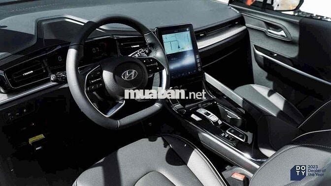 Hyundai Custin 2025 Cao Cấp 2.0T - Giảm giá lớn