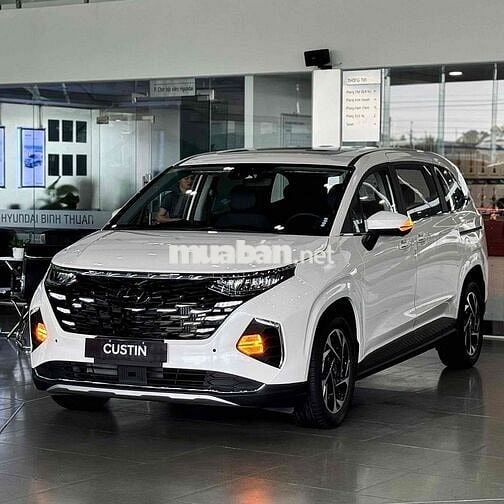 Hyundai Custin 2025 Cao Cấp 2.0T - Giảm giá lớn