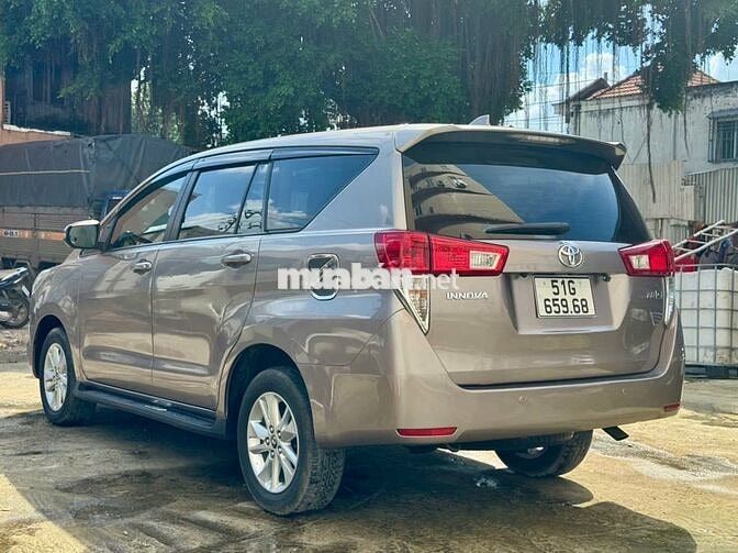 Toyota Innova 2.0G đời xe: 2018 Số tự động 8 chỗ