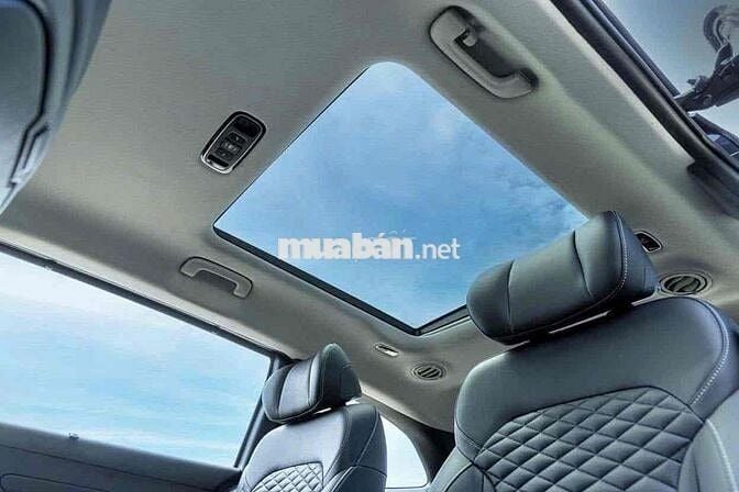 Hyundai Custin 2025 Cao Cấp 2.0T - Giảm giá lớn