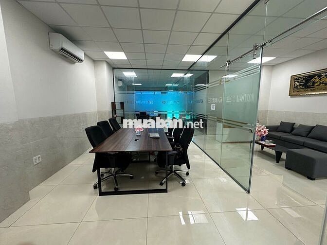 Tầng trệt 7x20m sẵn 3 phòng ở Vạn Phúc, có máy lạnh hầm xe. Giá 18 tr