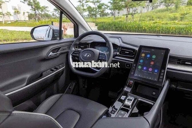 Hyundai Custin 2025 Cao Cấp 2.0T - Giảm giá lớn