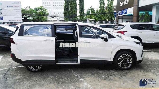 Hyundai Custin 2025 Cao Cấp 2.0T - Giảm giá lớn