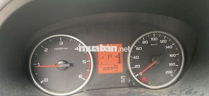 Mitsubishi Triton 2017 4x2 AT - 300000 km