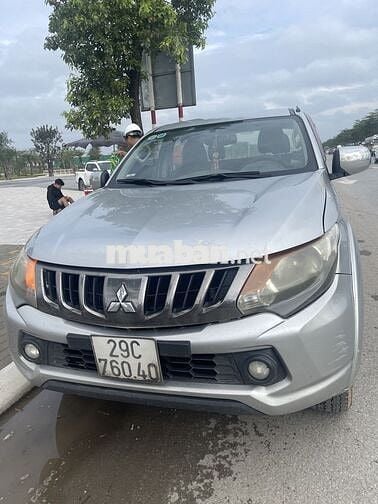 Mitsubishi Triton 2017 4x2 AT - 300000 km