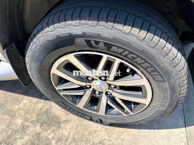 Toyota Fortuner 2019 2.8V 4x4 AT - 7c tự động