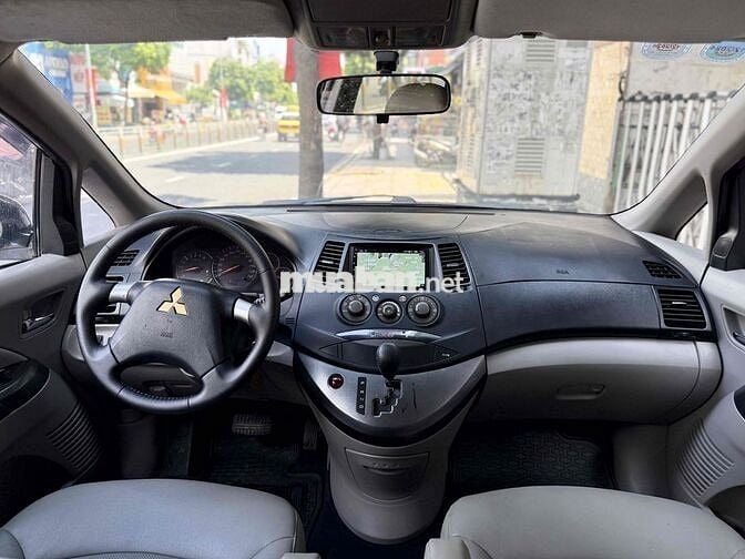 Mitsubishi Grandis 2005 2.4 AT - 117000 km