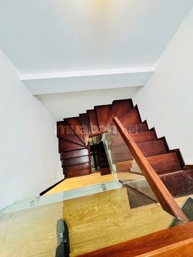 PHÂN LÔ, GARA Ô TÔ, GẦN PHỐ, HIẾM DỄ CHỐT, TRUNG TÂM QUẬN HAI BÀ TRƯNG