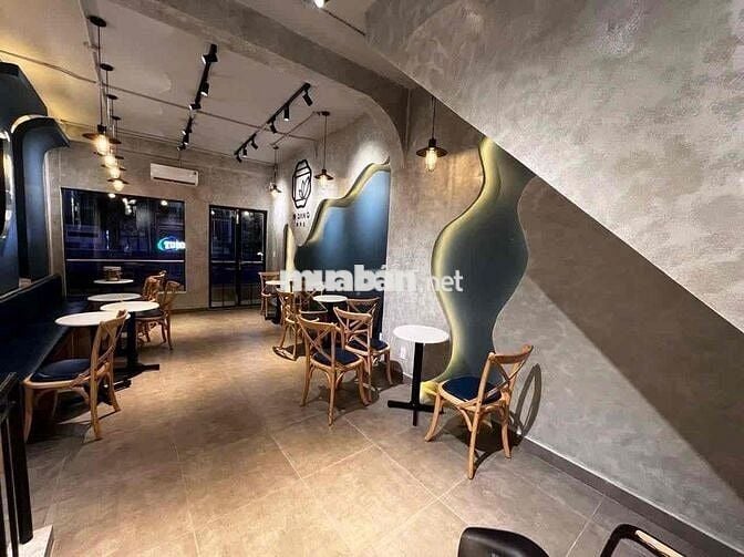 Cho thuê nhà MT Nguyễn Tri Phương Q10, 4x16m, Trệt 3 lầu Sân thượng