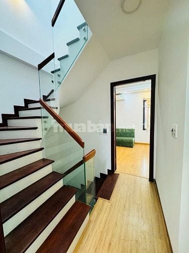 PHÂN LÔ, GARA Ô TÔ, GẦN PHỐ, HIẾM DỄ CHỐT, TRUNG TÂM QUẬN HAI BÀ TRƯNG