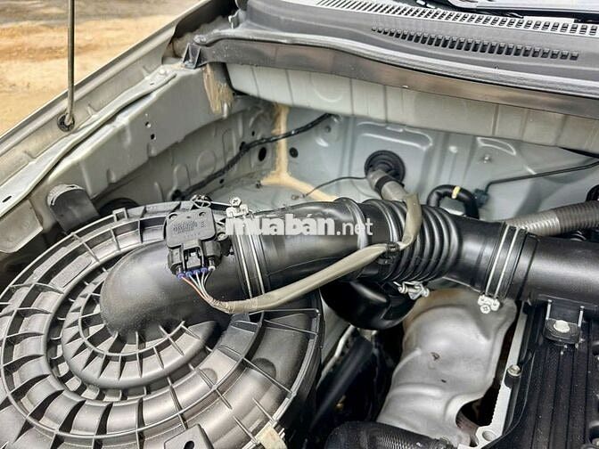 Toyota Innova 2.0E đời xe: 2015 Số sàn 8 chỗ ngồi