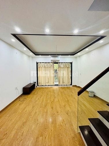 PHÂN LÔ, GARA Ô TÔ, GẦN PHỐ, HIẾM DỄ CHỐT, TRUNG TÂM QUẬN HAI BÀ TRƯNG