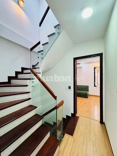 PHÂN LÔ, GARA Ô TÔ, GẦN PHỐ, HIẾM DỄ CHỐT, TRUNG TÂM QUẬN HAI BÀ TRƯNG