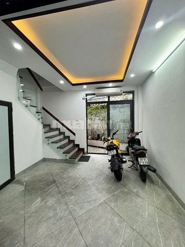 PHÂN LÔ, GARA Ô TÔ, GẦN PHỐ, HIẾM DỄ CHỐT, TRUNG TÂM QUẬN HAI BÀ TRƯNG