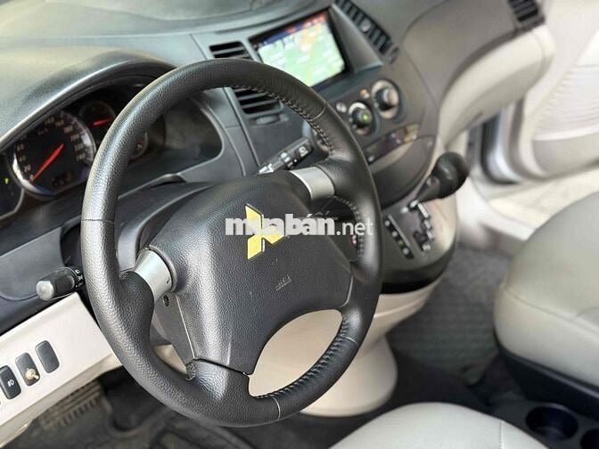 Mitsubishi Grandis 2005 2.4 AT - 117000 km