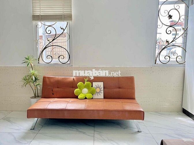 Trống sẵn Studio- Thang máy- Cửa sổ trời ngay mặt tiền quận 5