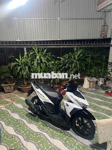 kẹt tiền cần ra đi vario 150 đời 2017
