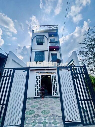Nhà mặt tiền Quới An, cách TX25 200m