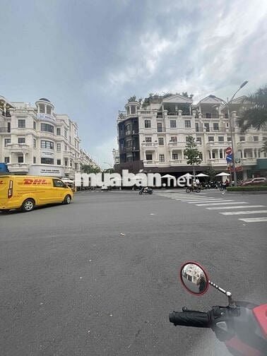 Cho thuê căn góc 2 mặt tiền đường số 3 khu Cityland Park Hill
