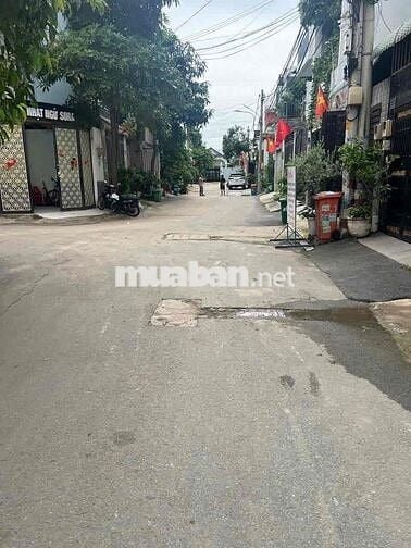 Bán Căn Nhà 3 Tầng Bình chiểu Thủ Đức, 3 PN, 3 WC, Hòn Công Đầy Đủ.