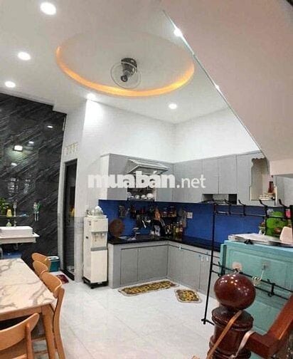 Bán Căn Nhà 3 Tầng Bình chiểu Thủ Đức, 3 PN, 3 WC, Hòn Công Đầy Đủ.