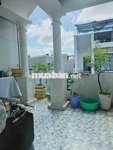Bán Căn Nhà 3 Tầng Bình chiểu Thủ Đức, 3 PN, 3 WC, Hòn Công Đầy Đủ.
