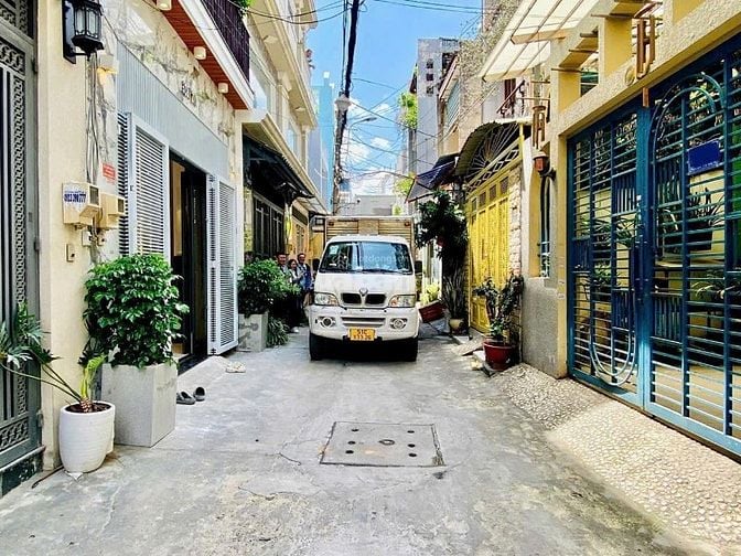Giảm Sâu Còn 1ty950. Nhà 55m2 Hẻm 6m cho thuê 16 triệu, Sổ sẵn đầu tư