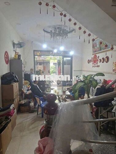 Nhà phố 3 tầng 4,5m x 18m. Mặt tiền Đường Hiệp Thành 31 sát Công Viên