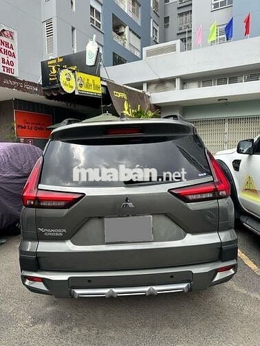 Xpander Cross 2024 màu xám lướt 9.000 km