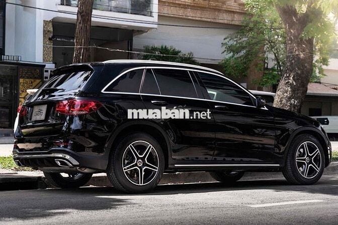 Mercedes GLC300 4MATIC - Model 2022 - Đen Kem